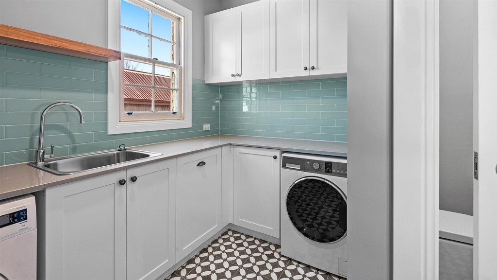 Laundry and Bathroom Renovation | Smith & Sons