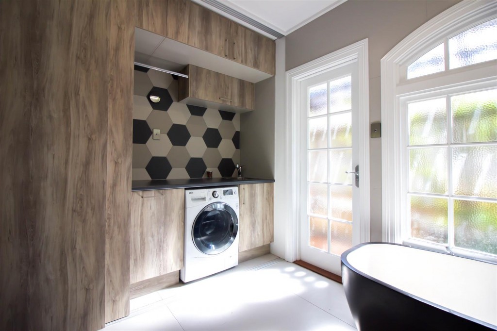 Combined Bathroom/Laundry Renovation Smith & Sons